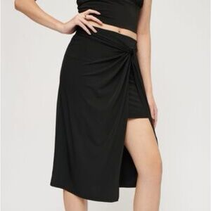 NWT DYNAMITE MIDI KNOT SKIRT